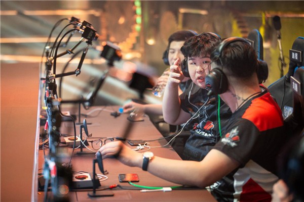 九游网页版登录入口关于Ning重返赛场,重返赛场首场状态出色,加拿大队观众沸腾!的信息